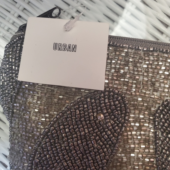 Clutch - Picture 3 of 3